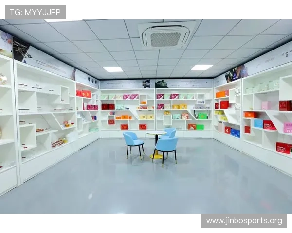 点球鏖战后更衣室合影彰显团队精神与坚持共同铸就胜利力量闪耀时刻 点球鏖战后更衣室合影彰显团队精神与坚持共同铸就胜利力量闪耀时刻