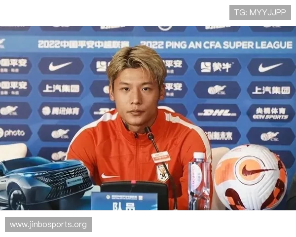 赛后采访暗示转会动向 经纪人一句回应引发球迷热议